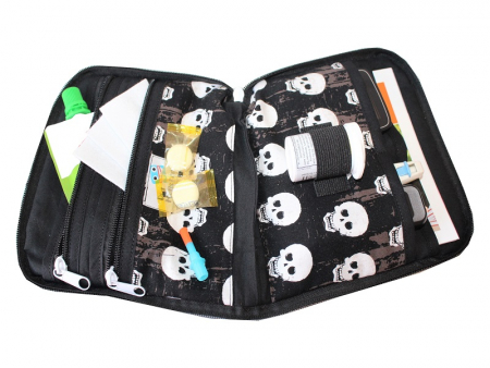 Preview: Diabetes Tasche, Skulls auf Schwarz